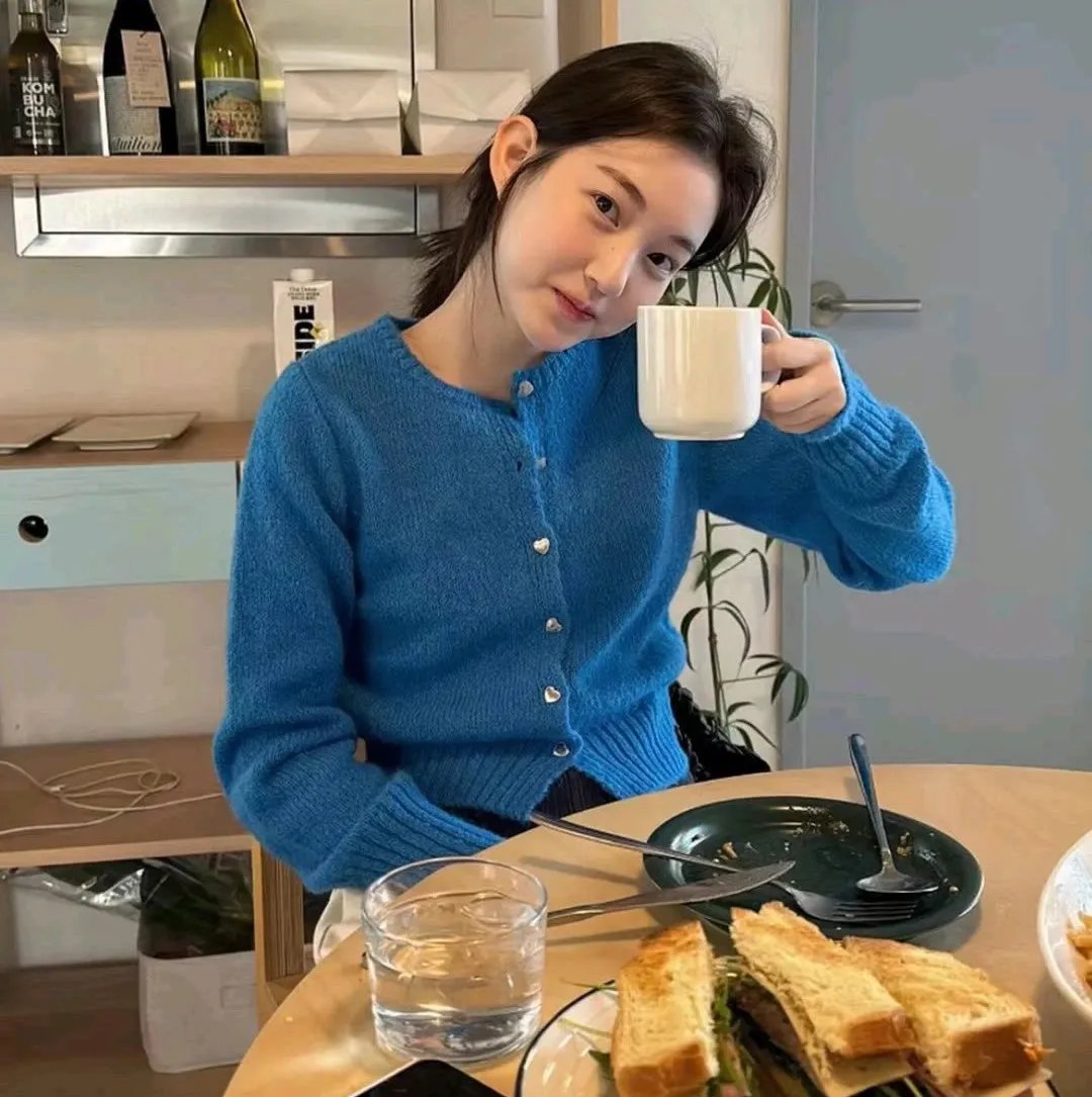 三个俄罗斯女孩 封面